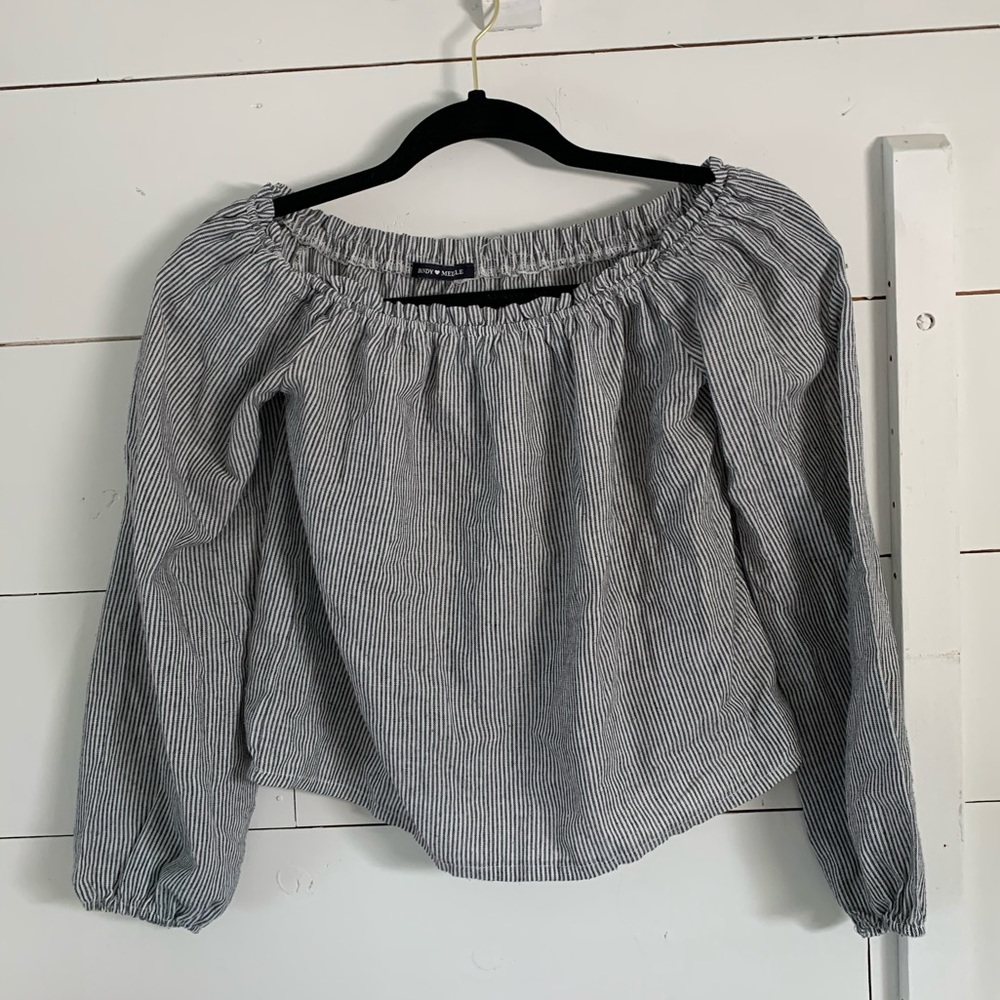 BRANDY MELVILLE OFF THE SHOULDER TOP